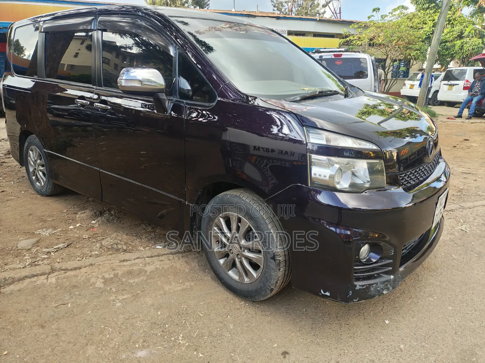 Toyota Voxy 2013 Purple