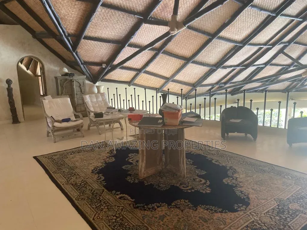 Furnished 6bdrm Villa in Diani On 1/2 Acre for sale