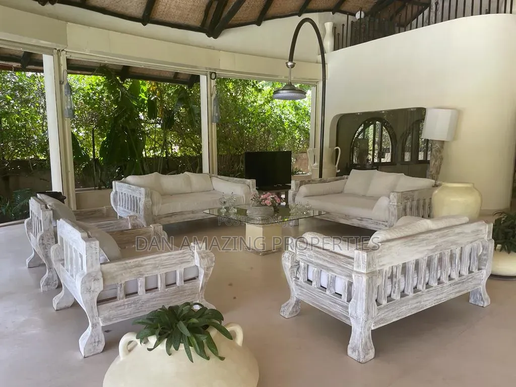 Furnished 6bdrm Villa in Diani On 1/2 Acre for sale