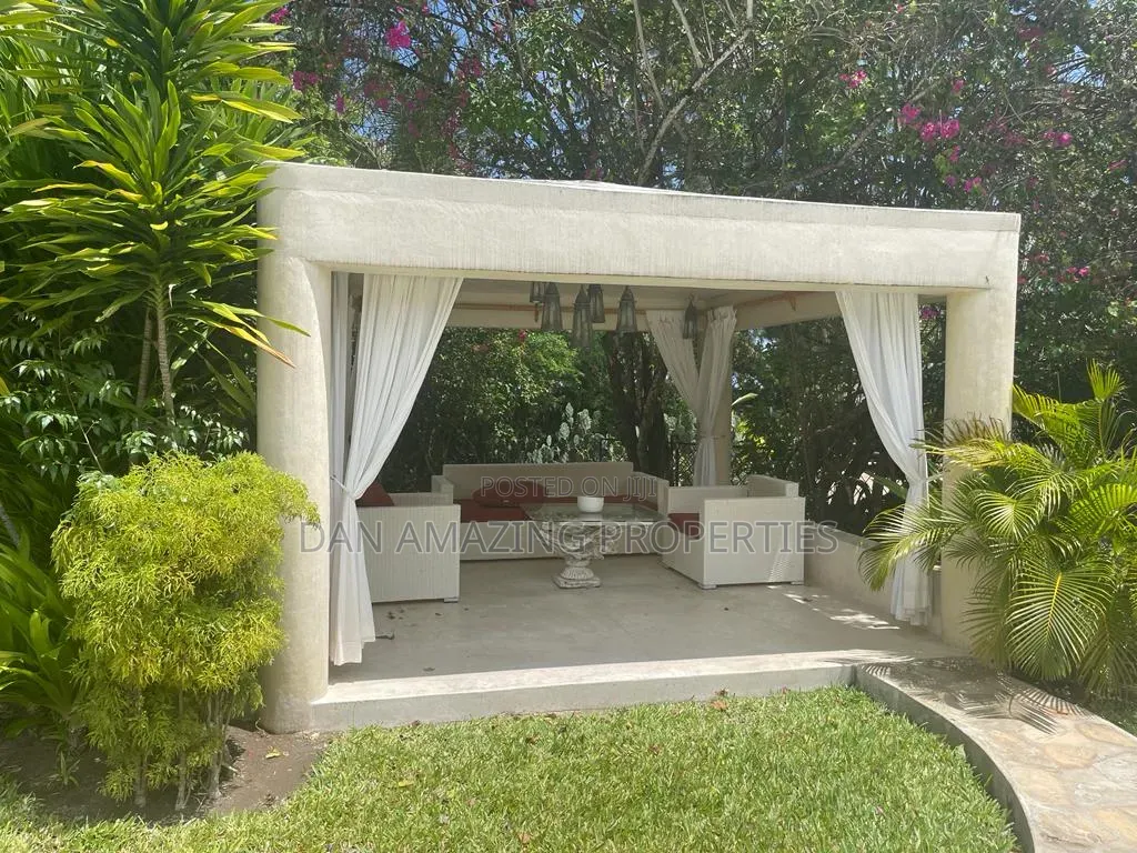Furnished 6bdrm Villa in Diani On 1/2 Acre for sale