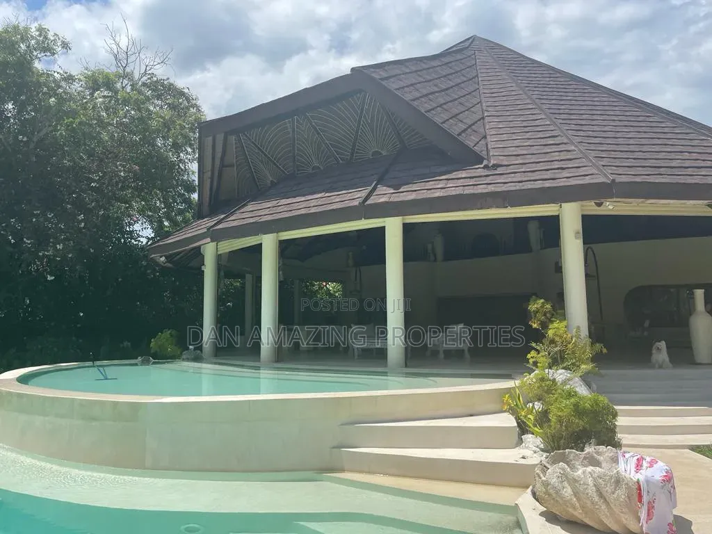Furnished 6bdrm Villa in Diani On 1/2 Acre for sale