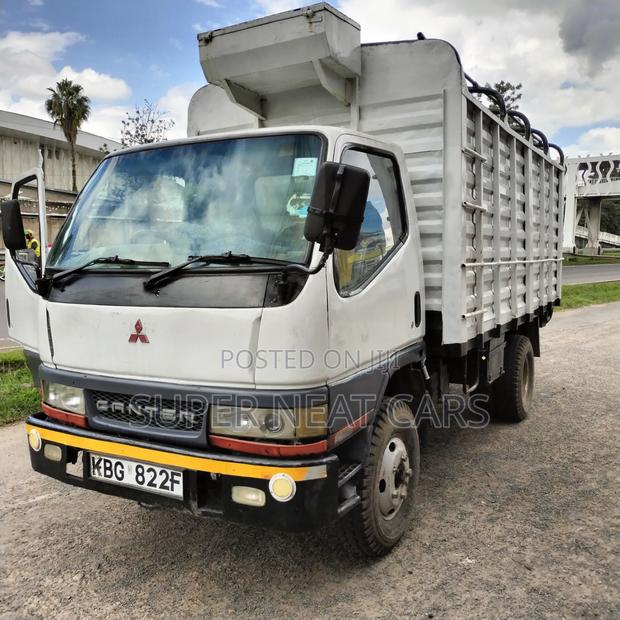 Mitsubishi Canter - main view