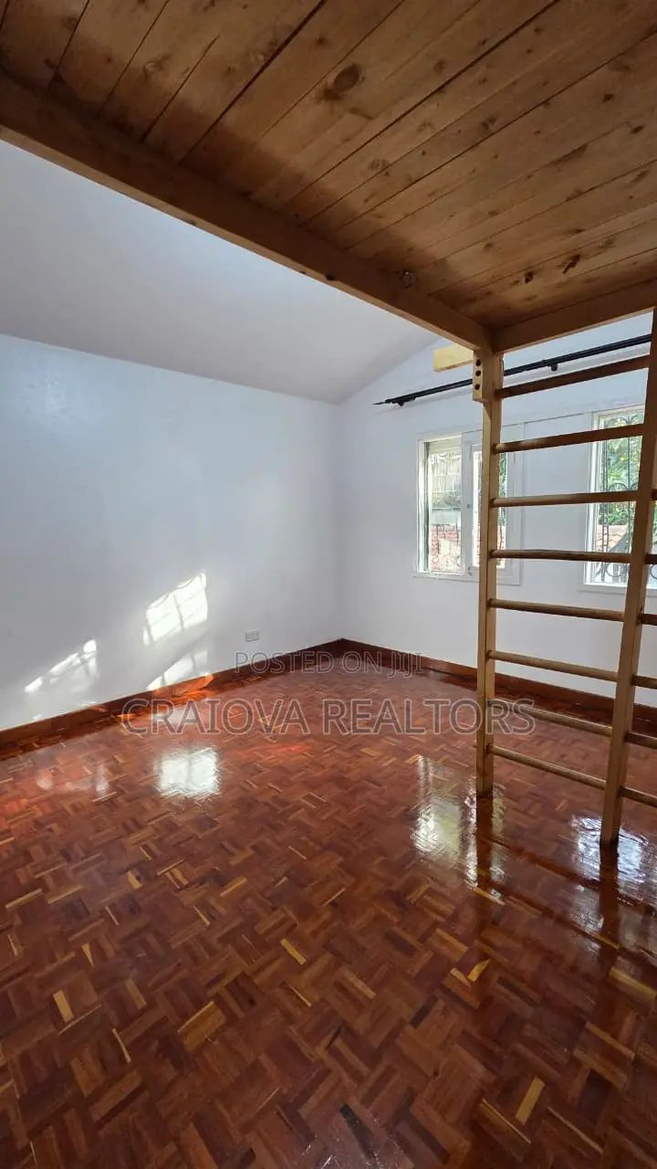 4bdrm Townhouse Terrace in Kitisuru for rent