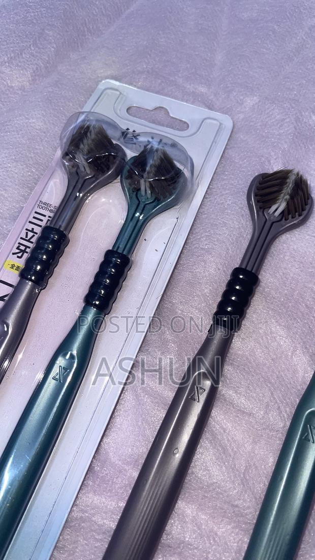Three-Sided Soft Bristle Toothbrush Highly Efficient in Cleaning