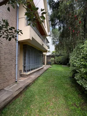 5bdrm Townhouse / Terrace in Lavington Green, Muthangari for rent