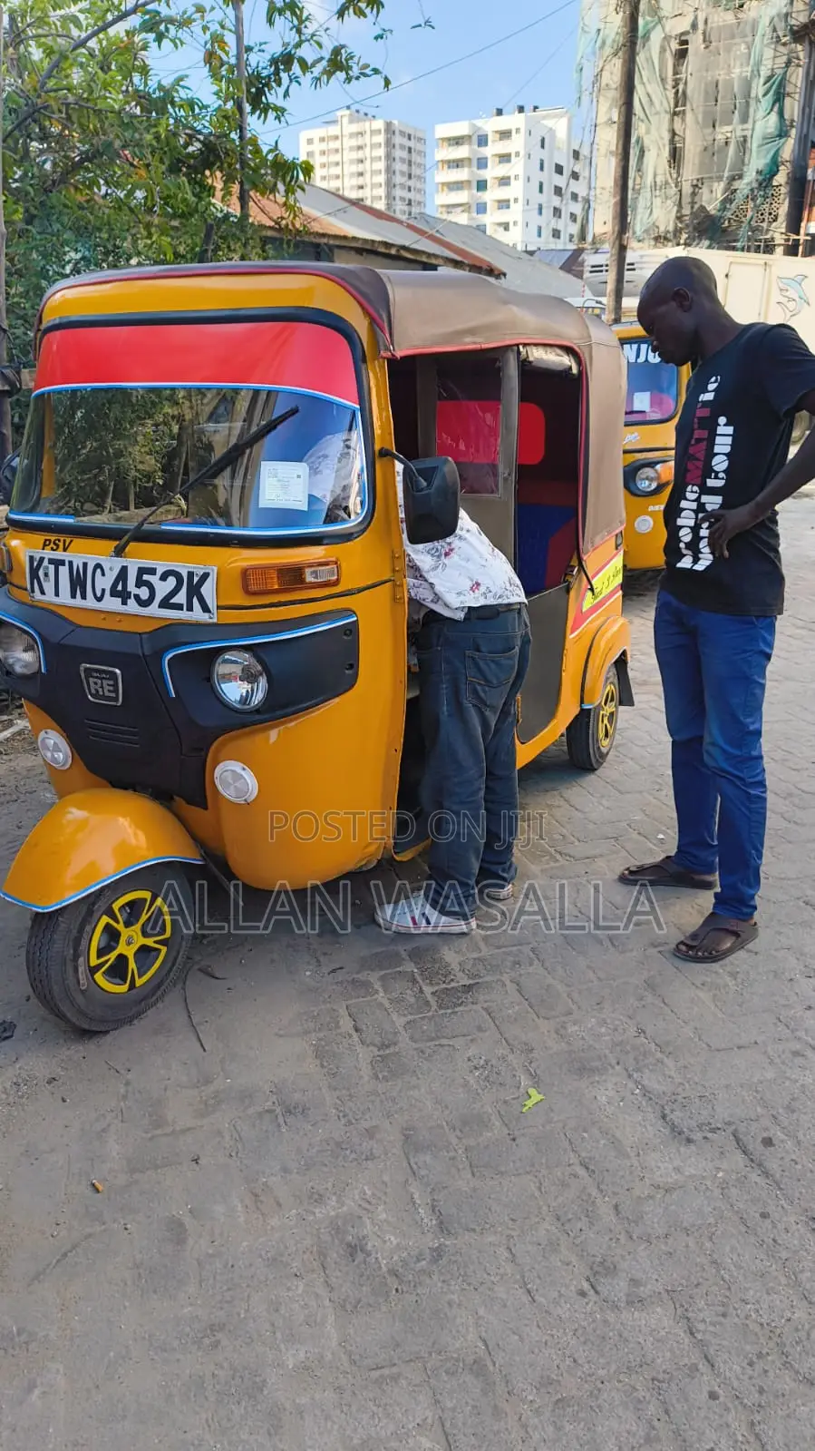 Bajaj RE 2021 Yellow