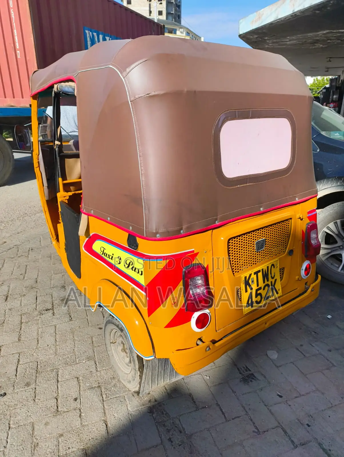 Bajaj RE 2021 Yellow