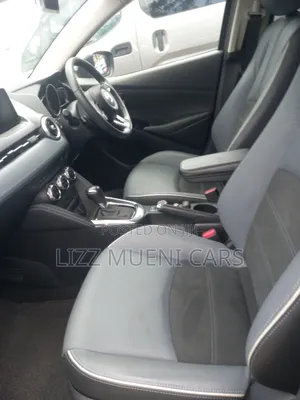 Mazda 2 2021 Gold