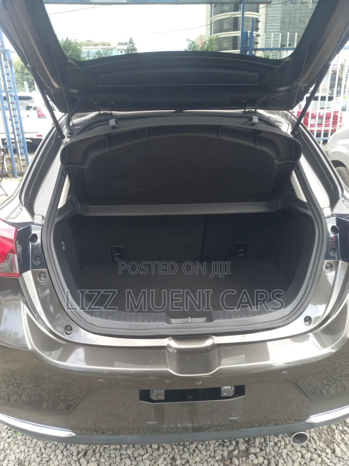 Mazda 2 2021 Gold