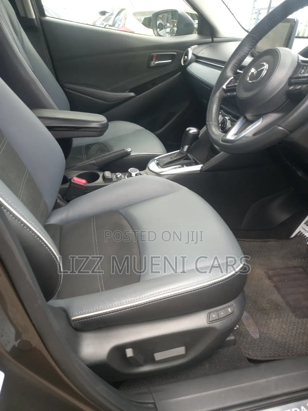 Mazda 2 2021 Gold