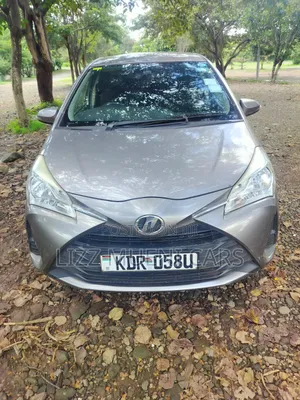 Toyota Vitz 1.0 FWD 5dr 2017 Gray