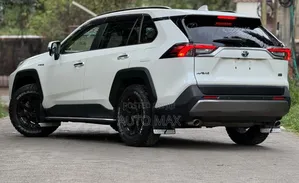 Toyota RAV4 2019 White