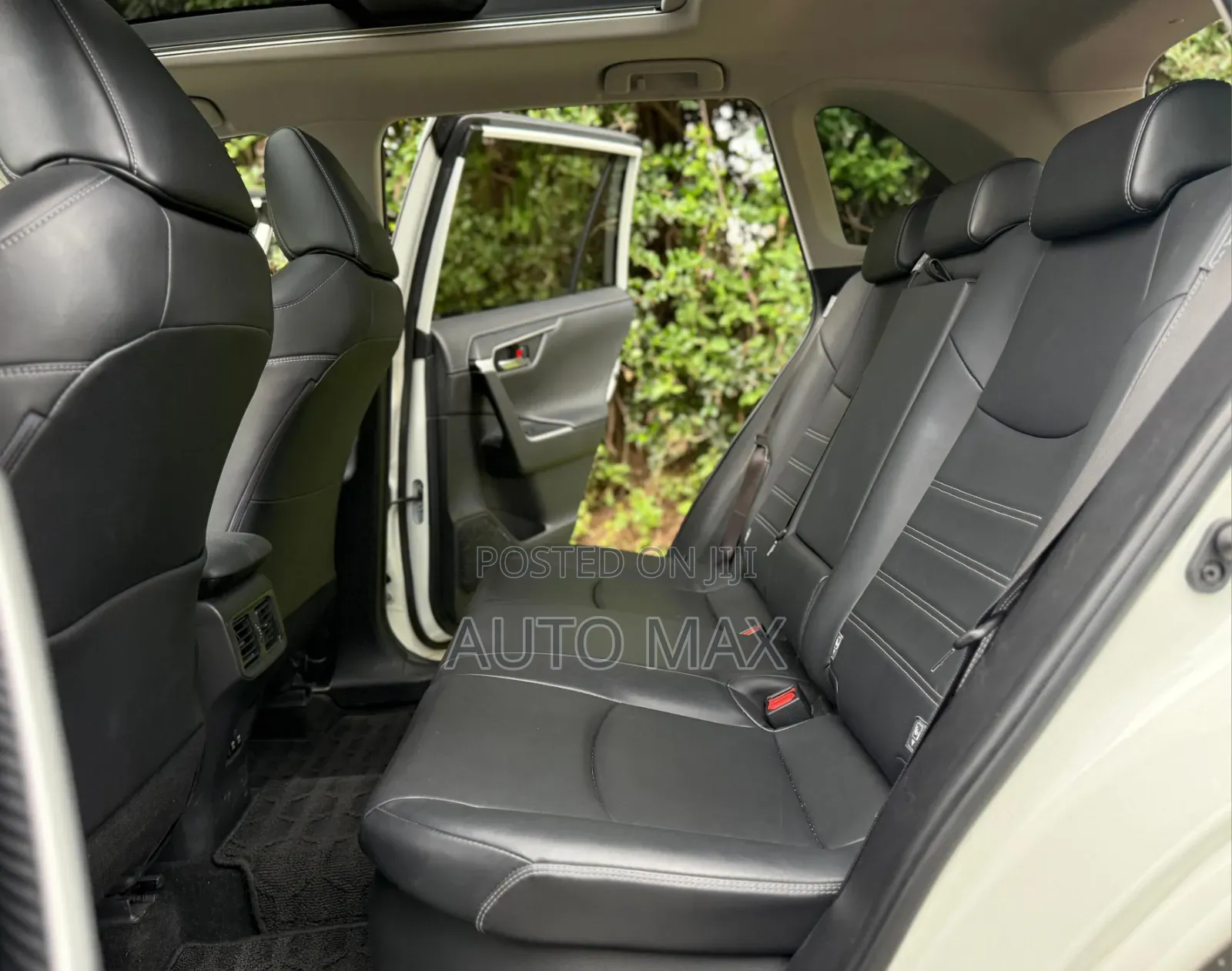 Toyota RAV4 2019 White