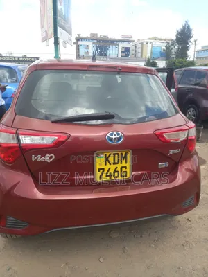 Toyota Vitz 1.5 FWD Hybrid 5dr 2017 Red