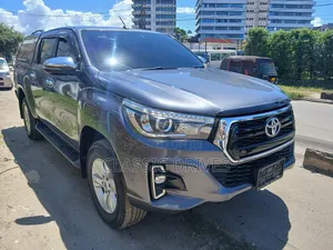 Toyota Hilux 2019 Gray