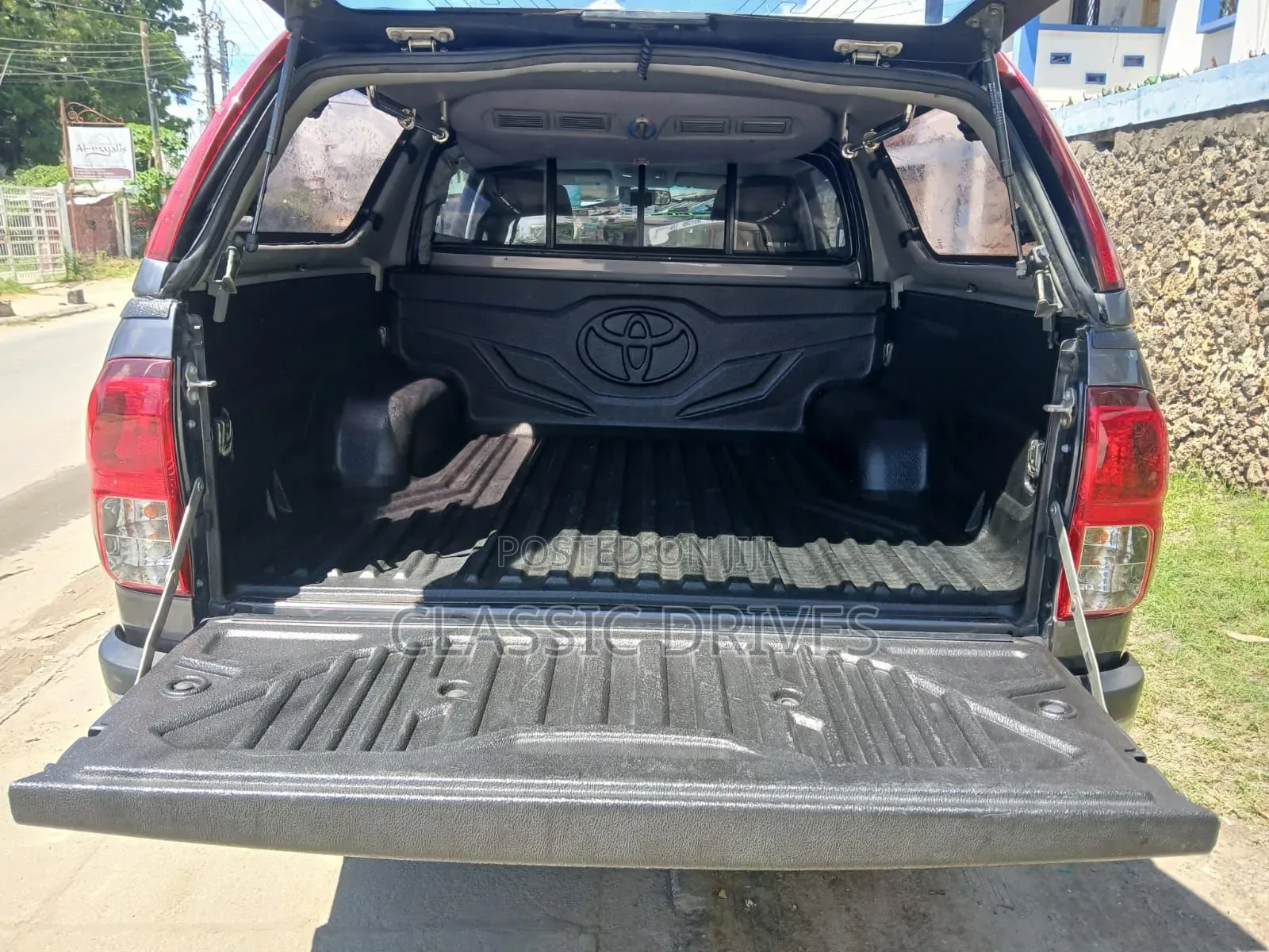 Toyota Hilux 2019 Gray