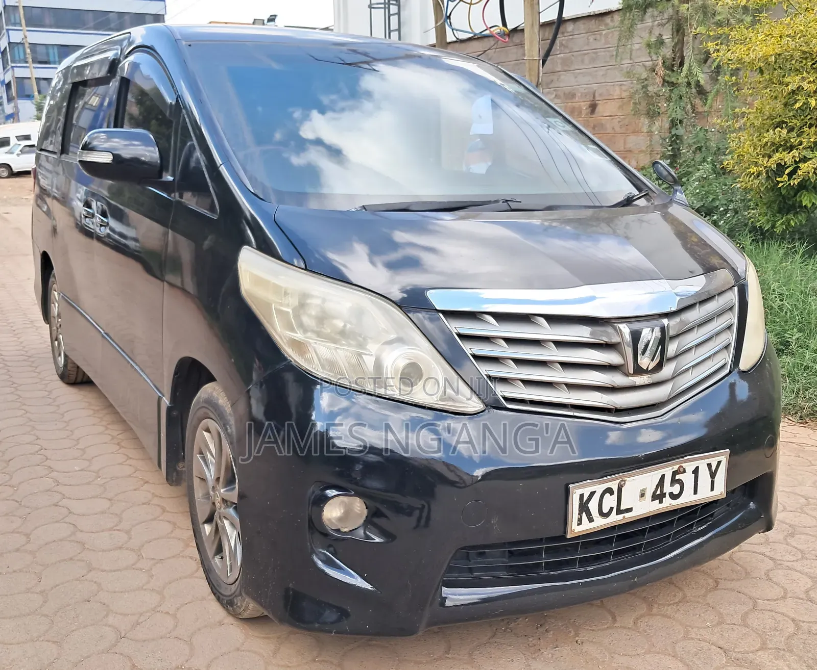 Toyota Alphard 2010 Black