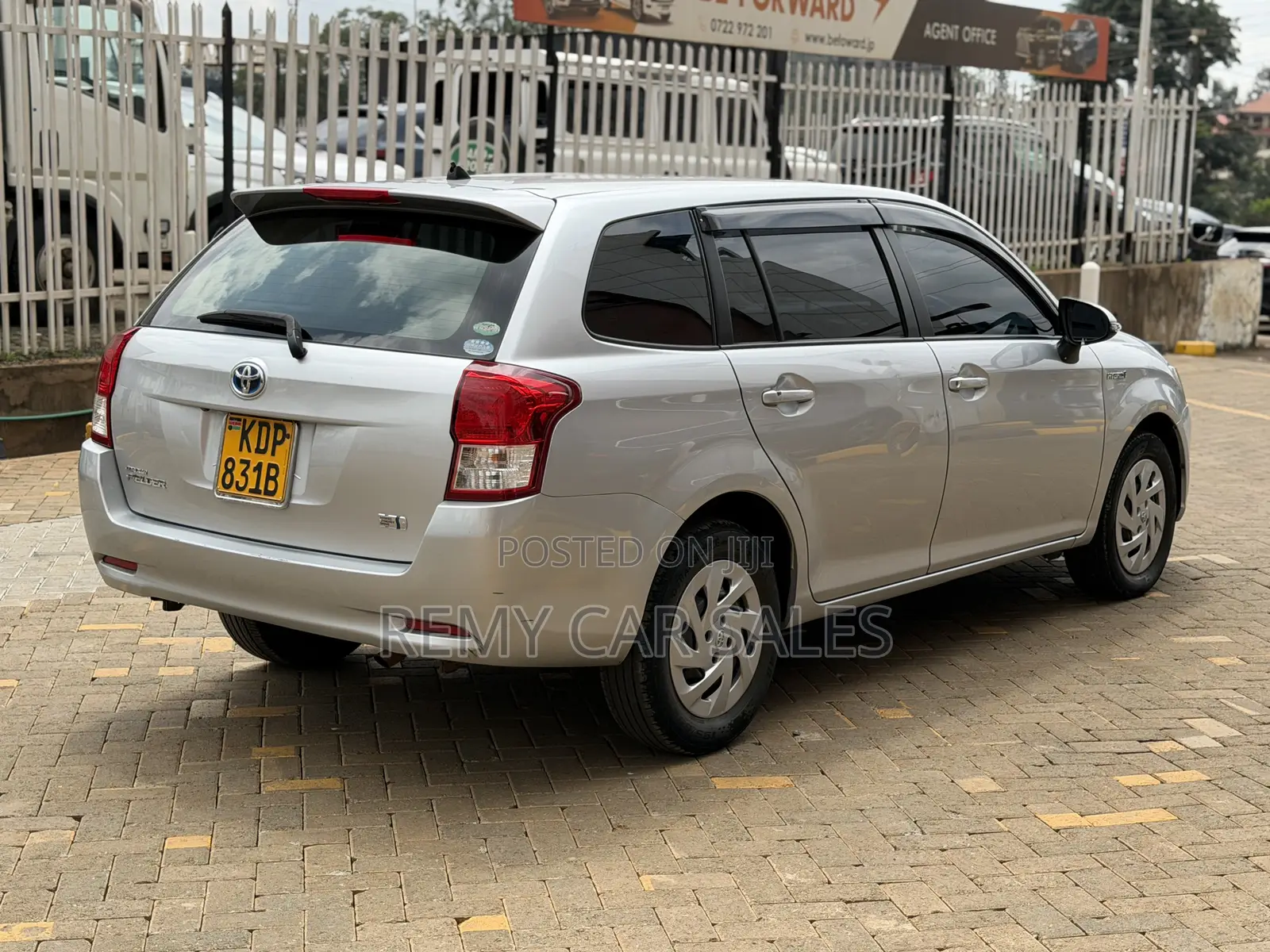 Toyota Corolla Fielder 2015 Silver