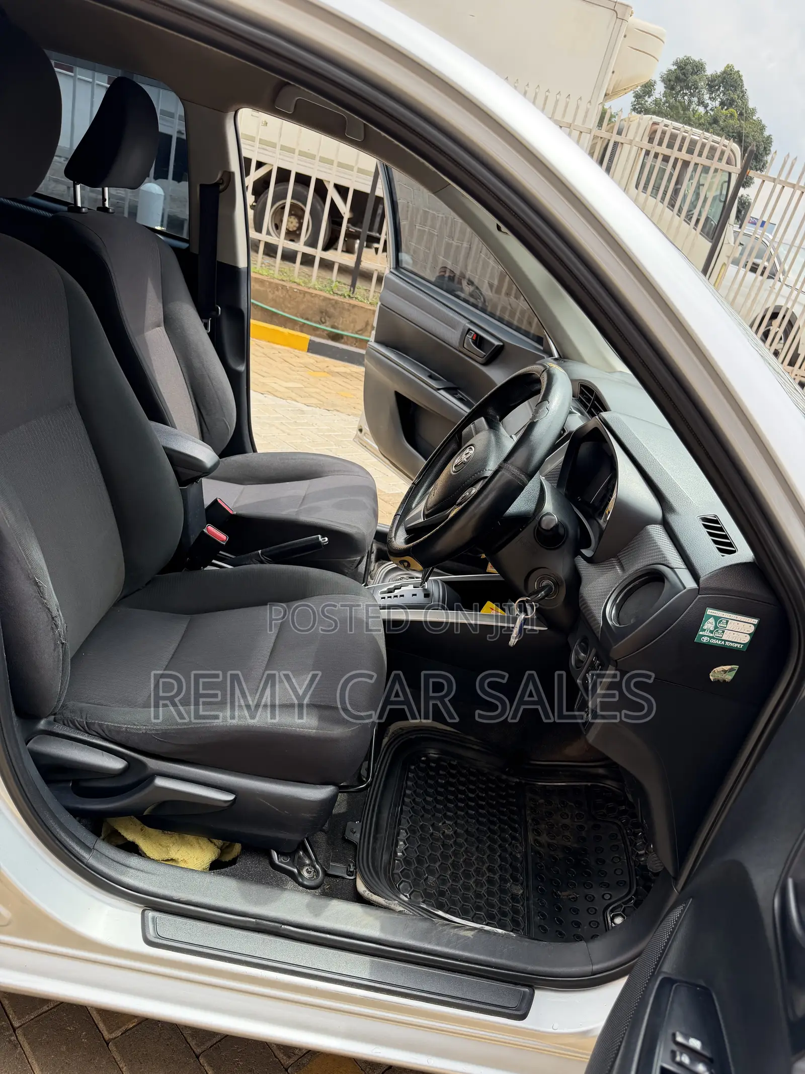 Toyota Corolla Fielder 2015 Silver