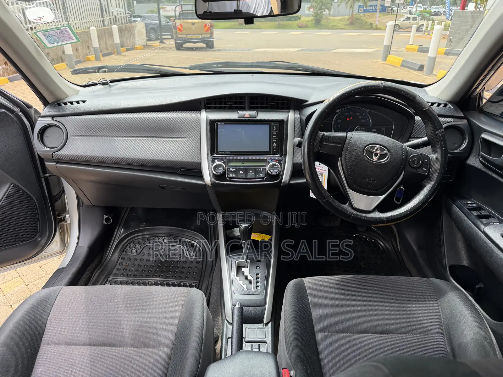Toyota Corolla Fielder 2015 Silver