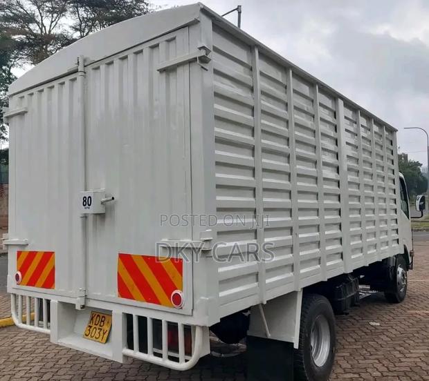 Isuzu NQR 2021 - thumbnail 2