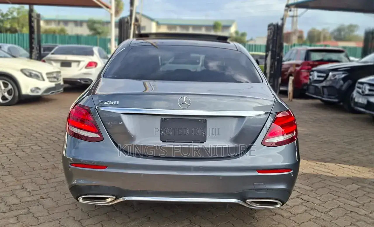 Mercedes-Benz E200 2018 Gray