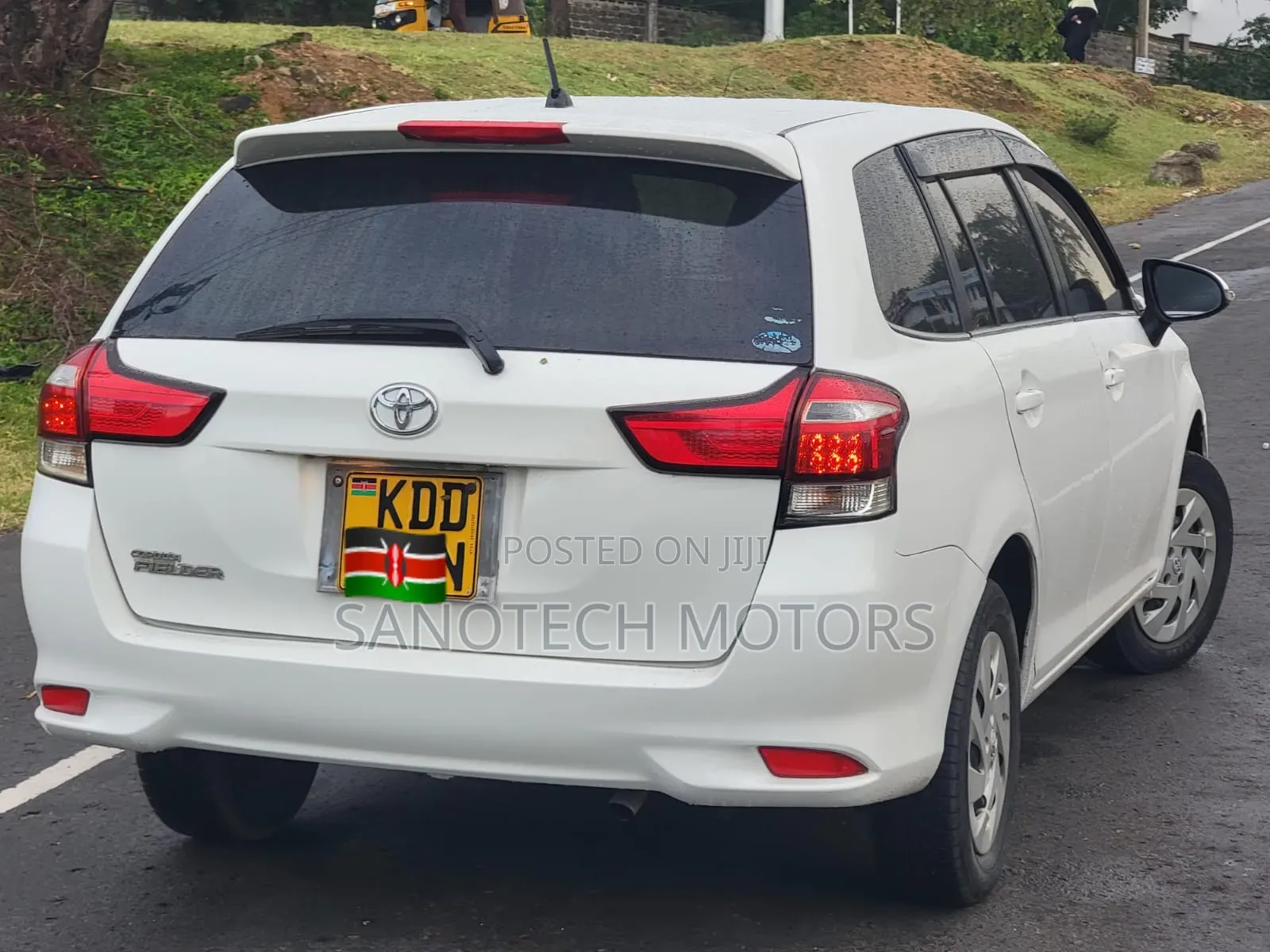 Toyota Corolla Fielder 2015 White