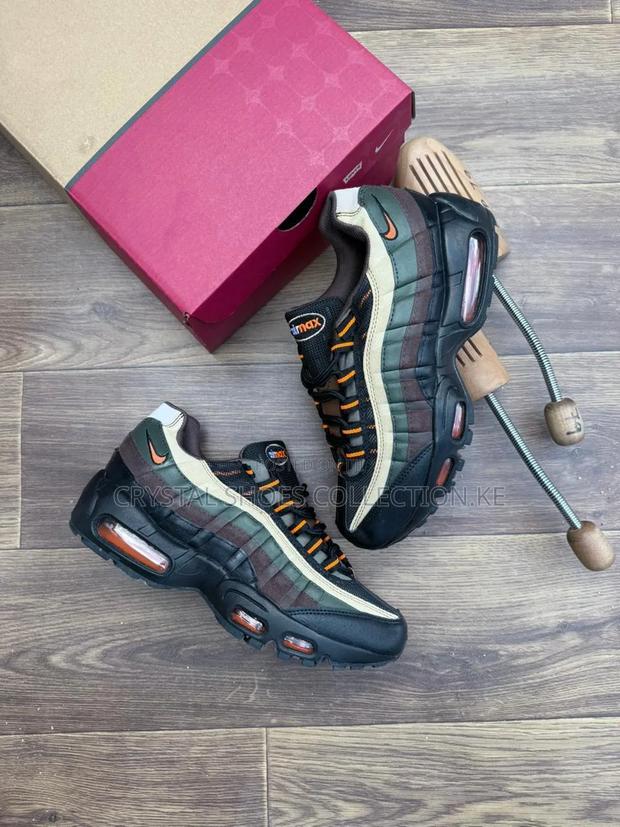 Men and Ladies Sneakers - thumbnail 2