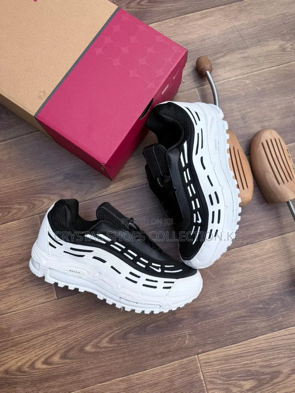 Men and Ladies Sneakers