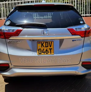 Honda Fit Shuttle 2018 Silver