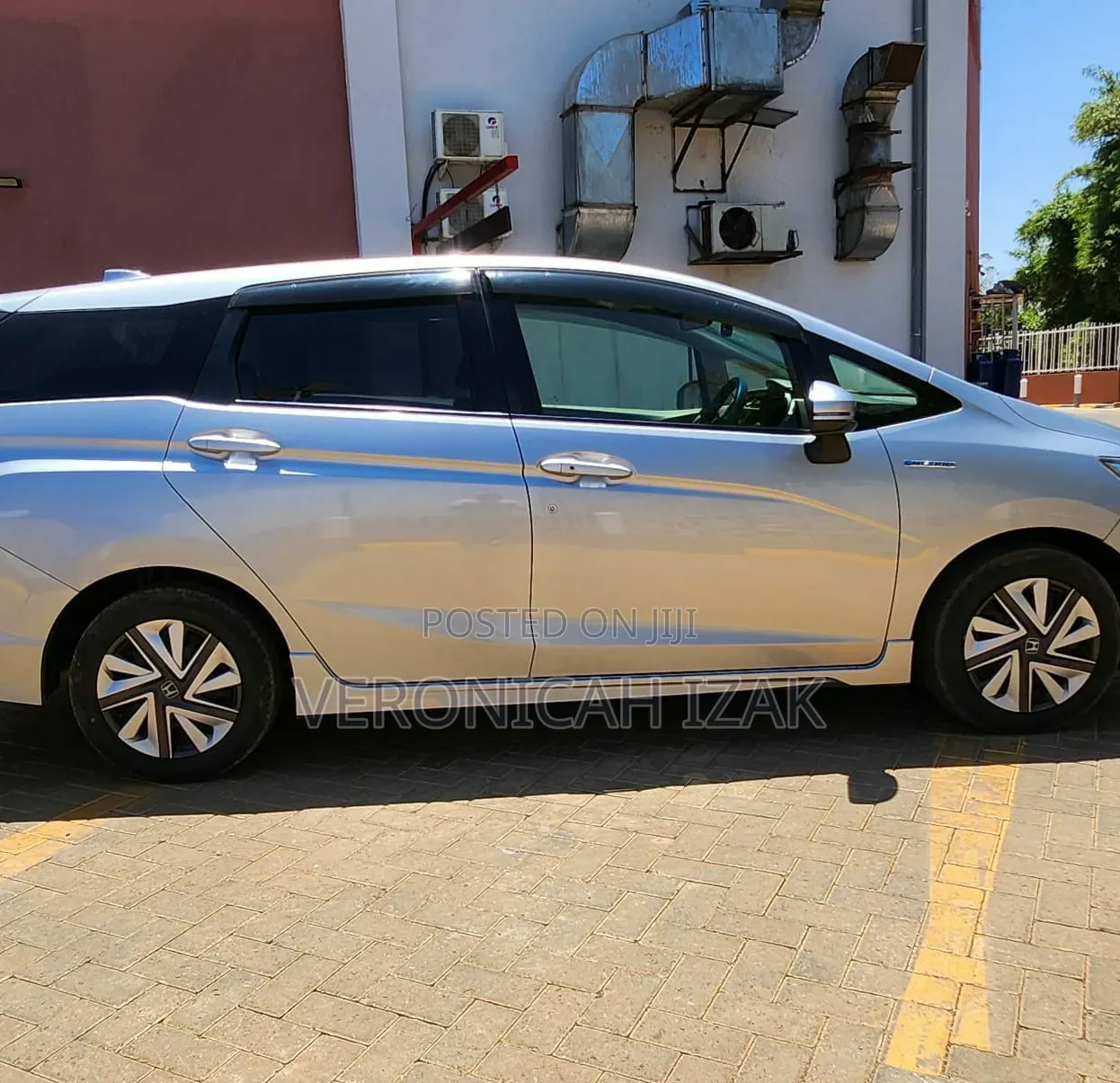 Honda Fit Shuttle 2018 Silver