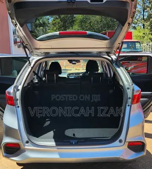 Honda Fit Shuttle 2018 Silver
