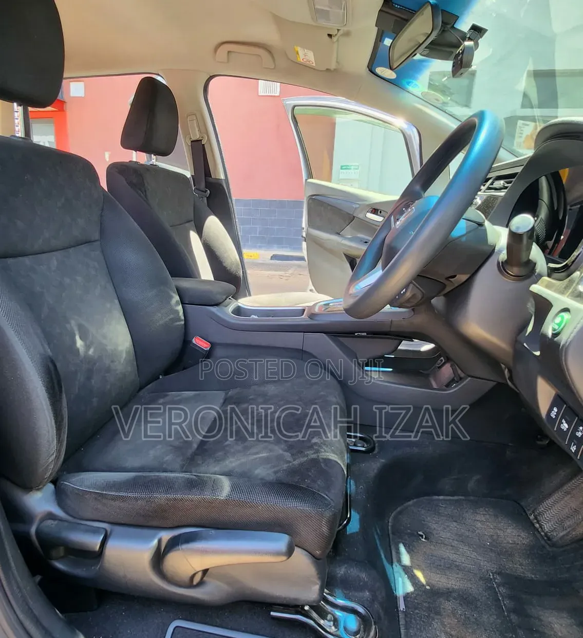 Honda Fit Shuttle 2018 Silver