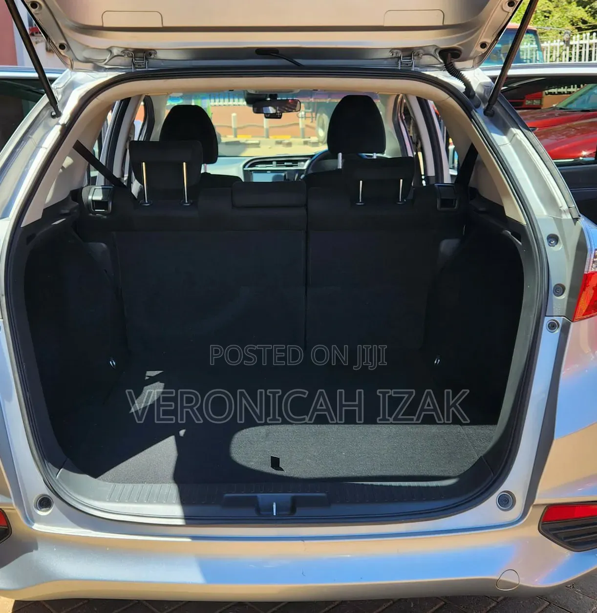 Honda Fit Shuttle 2018 Silver