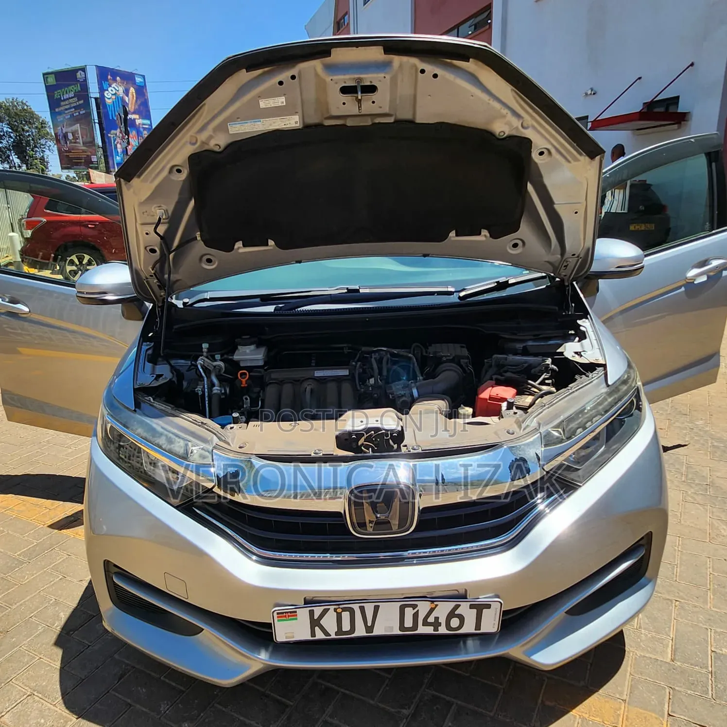 Honda Fit Shuttle 2018 Silver