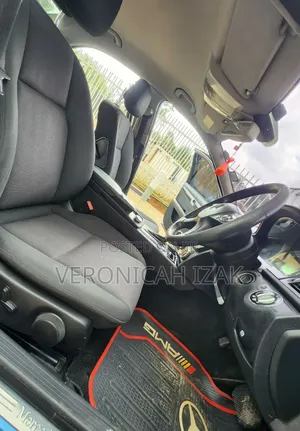 Mercedes-Benz C200 2010 Blue