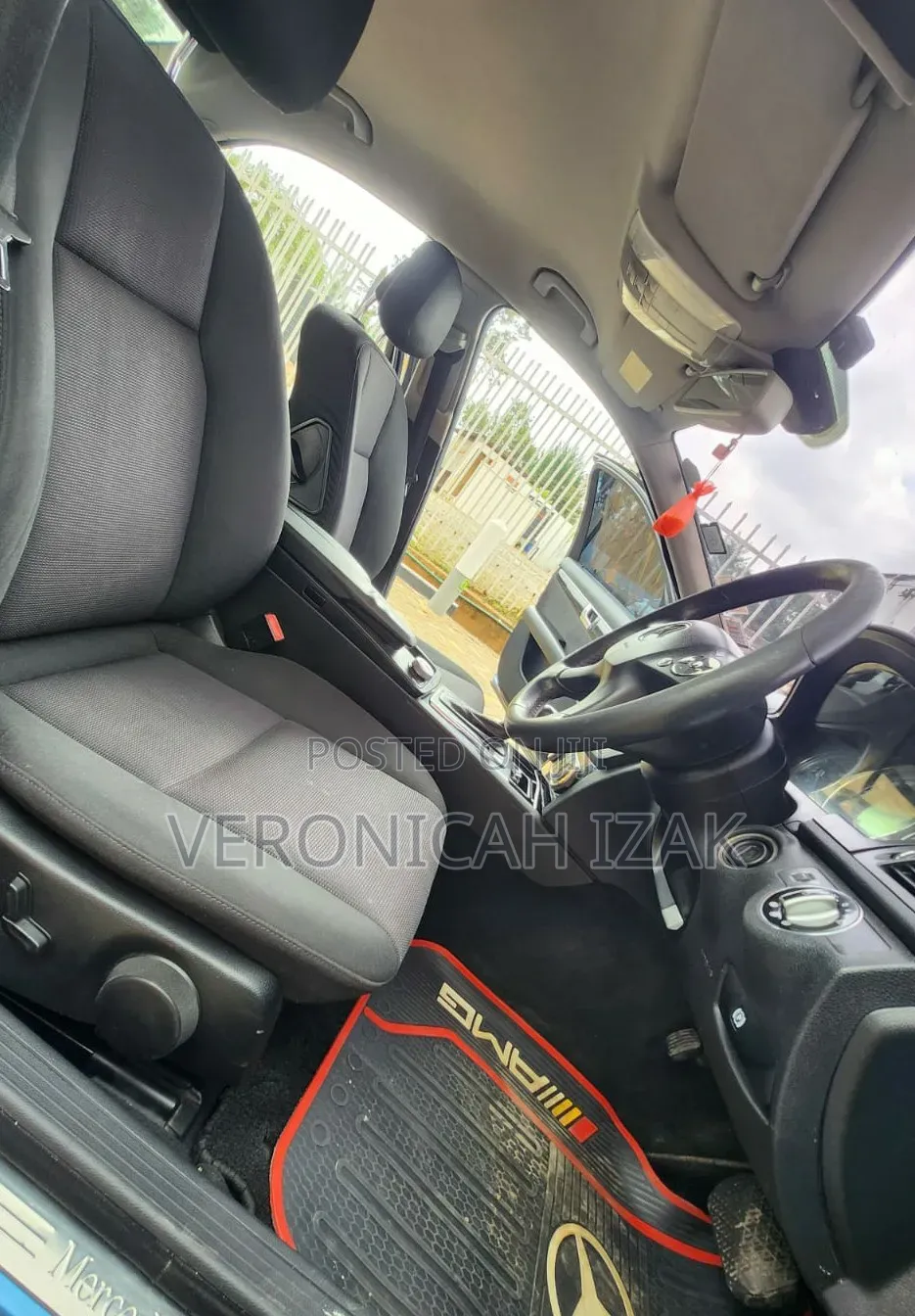 Mercedes-Benz C200 2010 Blue