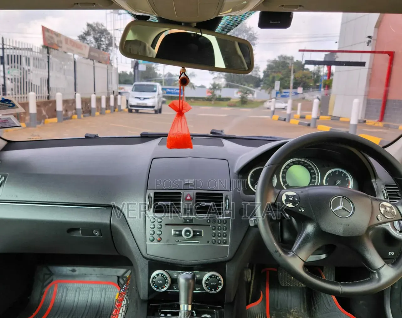 Mercedes-Benz C200 2010 Blue