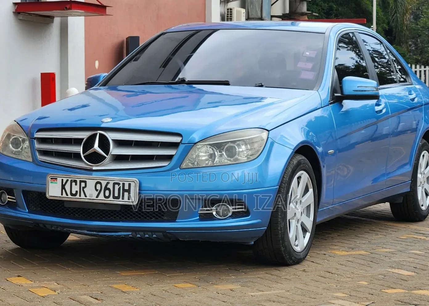 Mercedes-Benz C200 2010 Blue