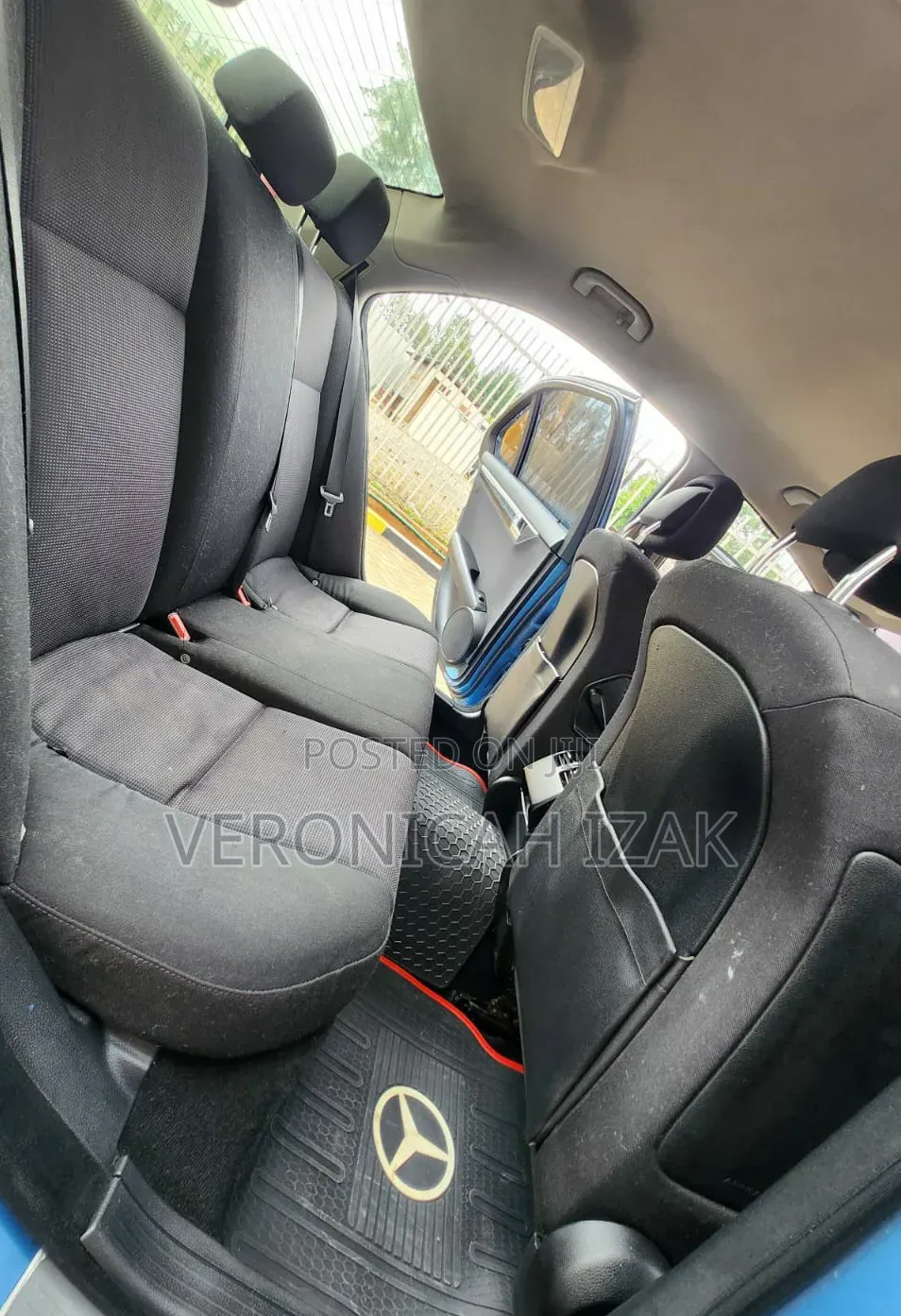 Mercedes-Benz C200 2010 Blue