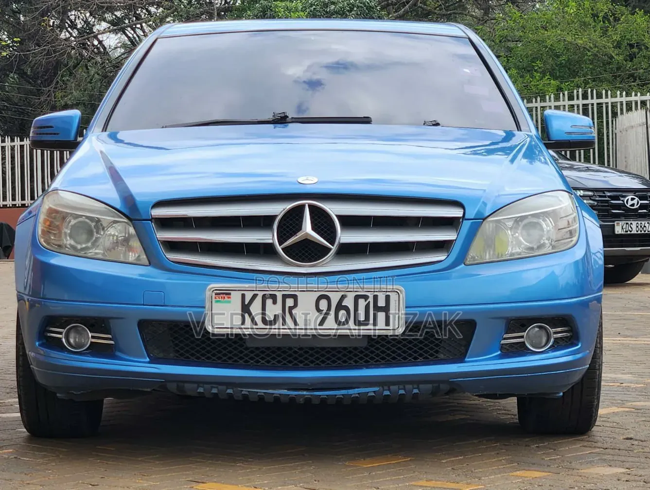 Mercedes-Benz C200 2010 Blue