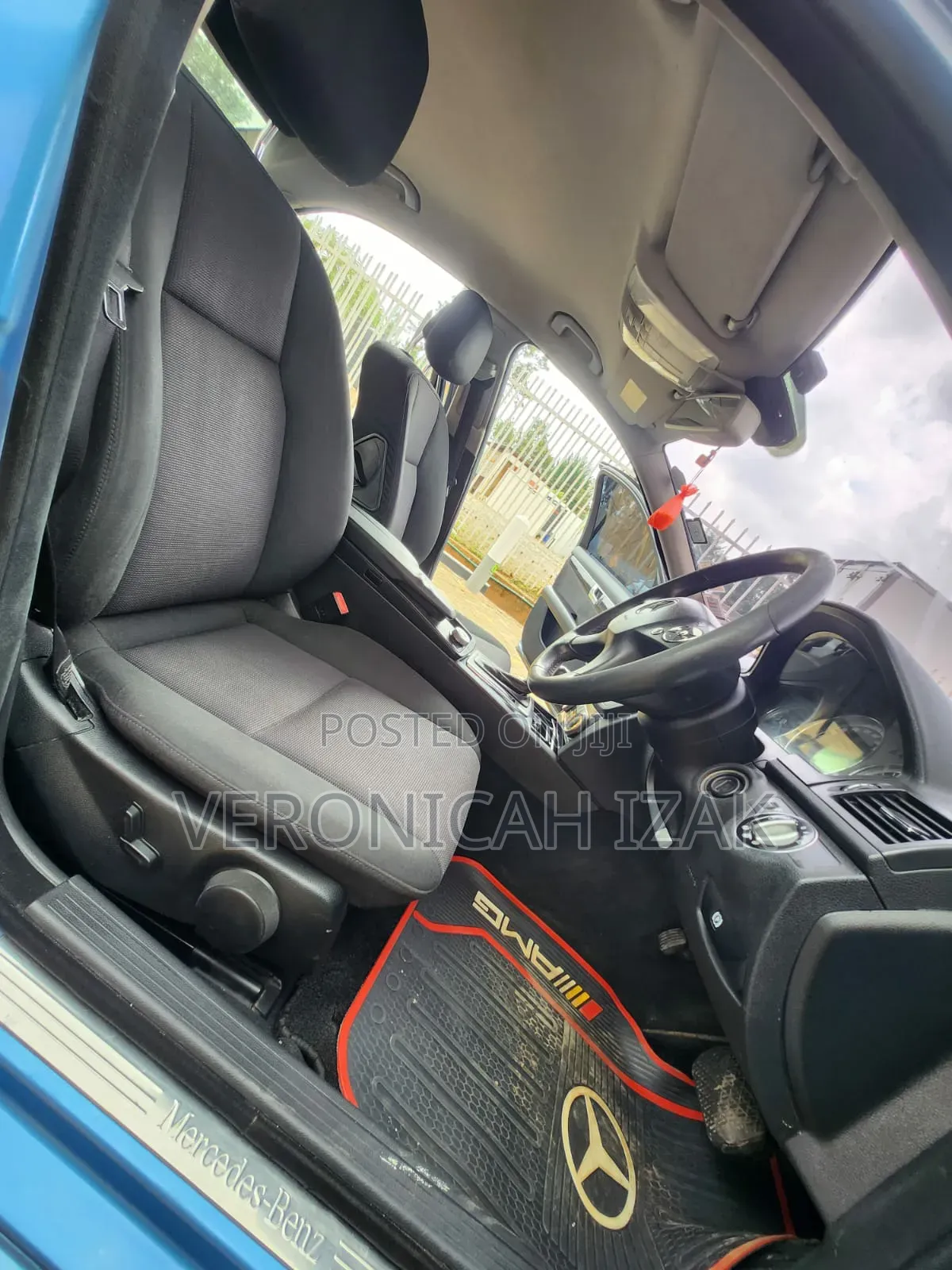 Mercedes-Benz C200 2010 Blue