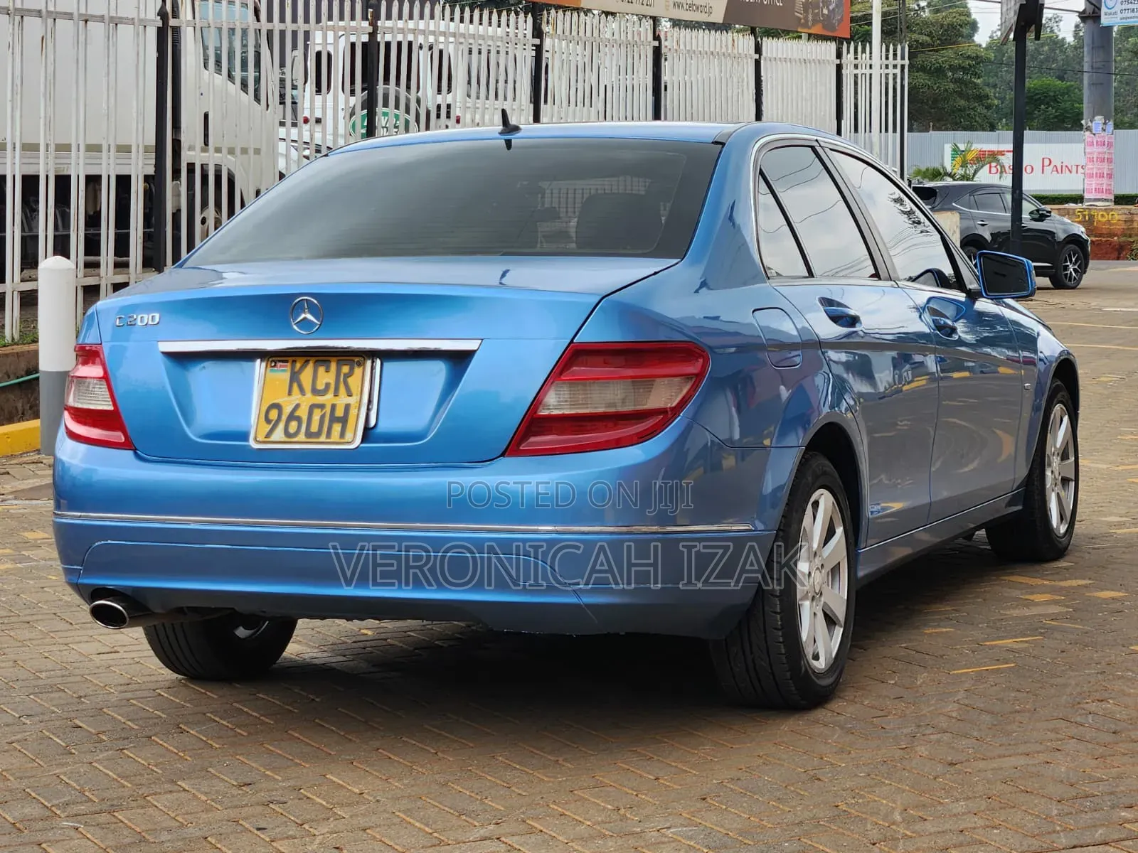 Mercedes-Benz C200 2010 Blue