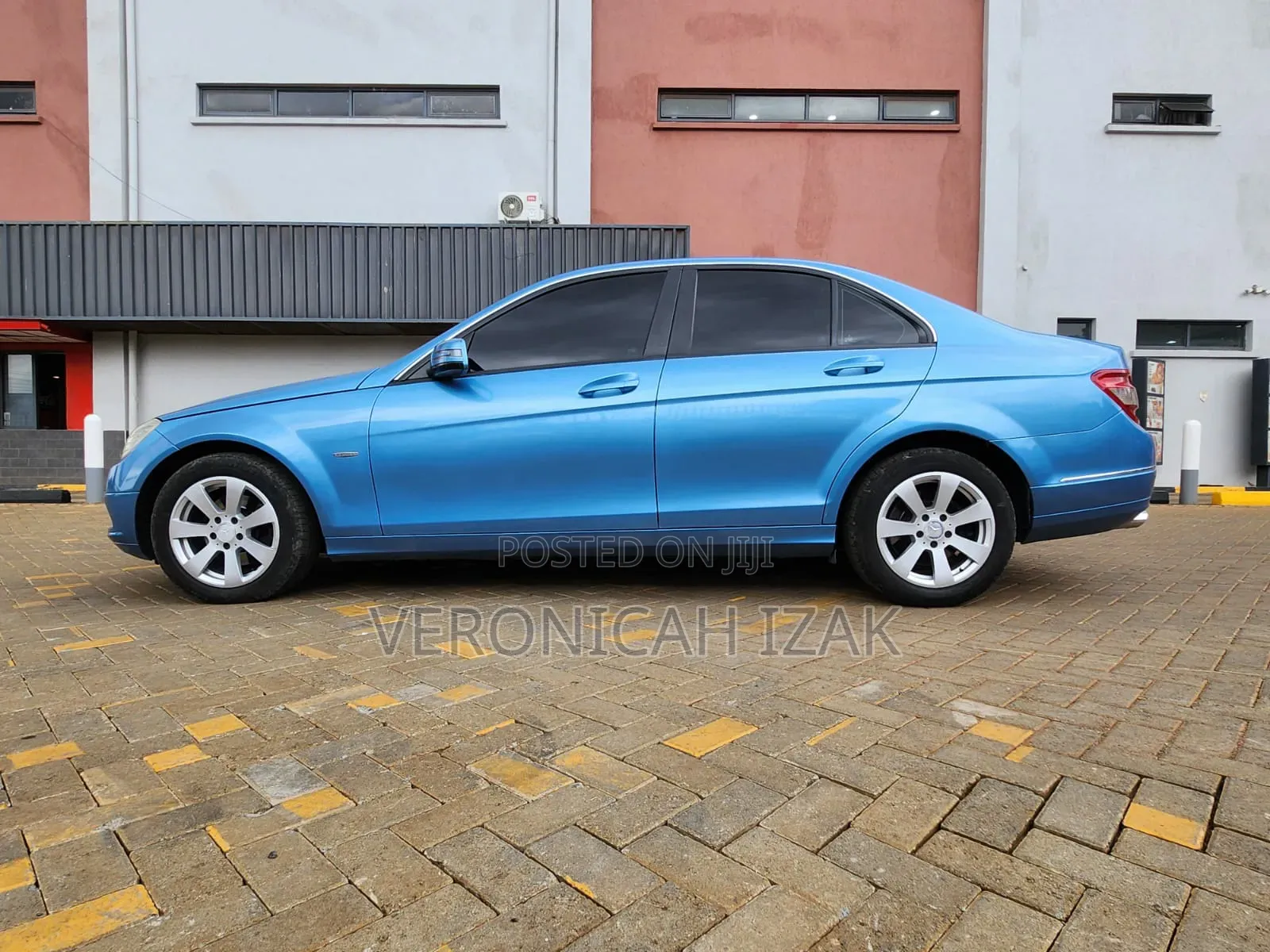 Mercedes-Benz C200 2010 Blue