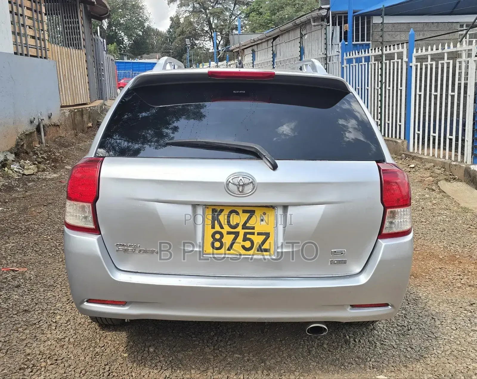 Toyota Corolla Fielder 2013 Silver