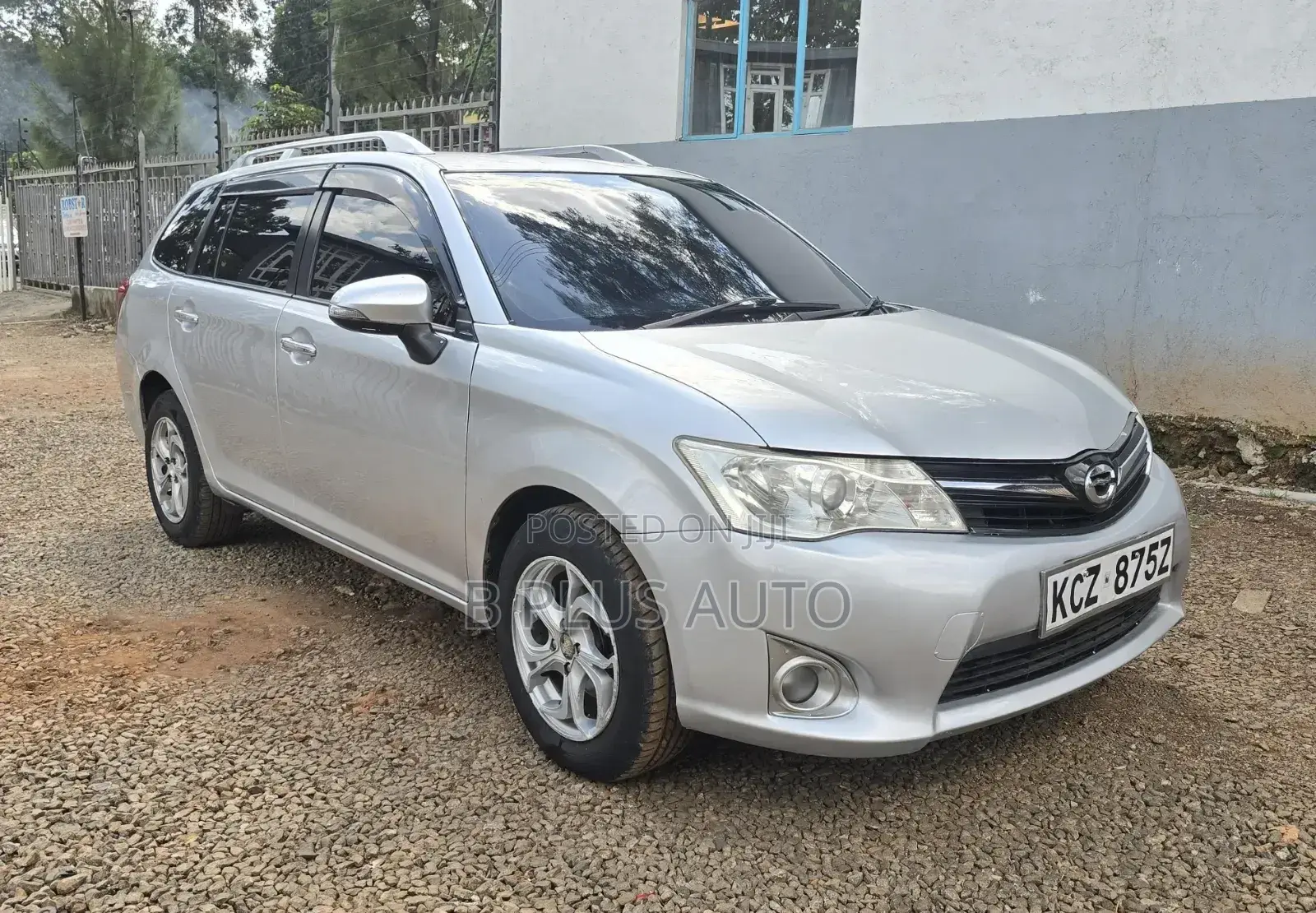 Toyota Corolla Fielder 2013 Silver
