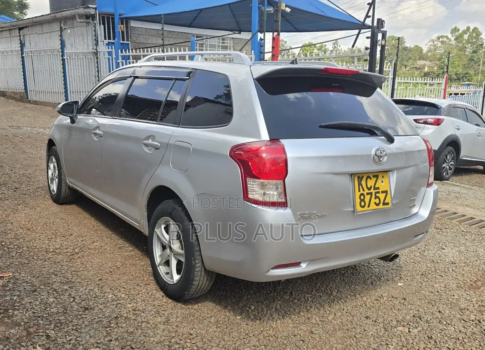 Toyota Corolla Fielder 2013 Silver