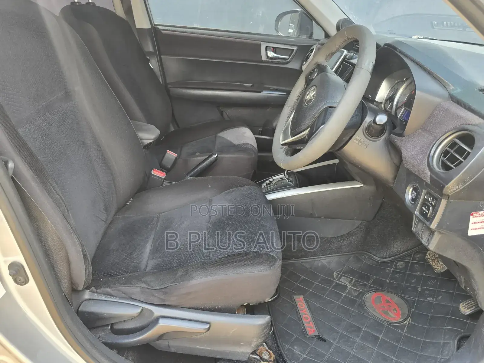 Toyota Corolla Fielder 2013 Silver