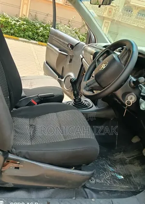 Toyota Hilux 2017 Gray