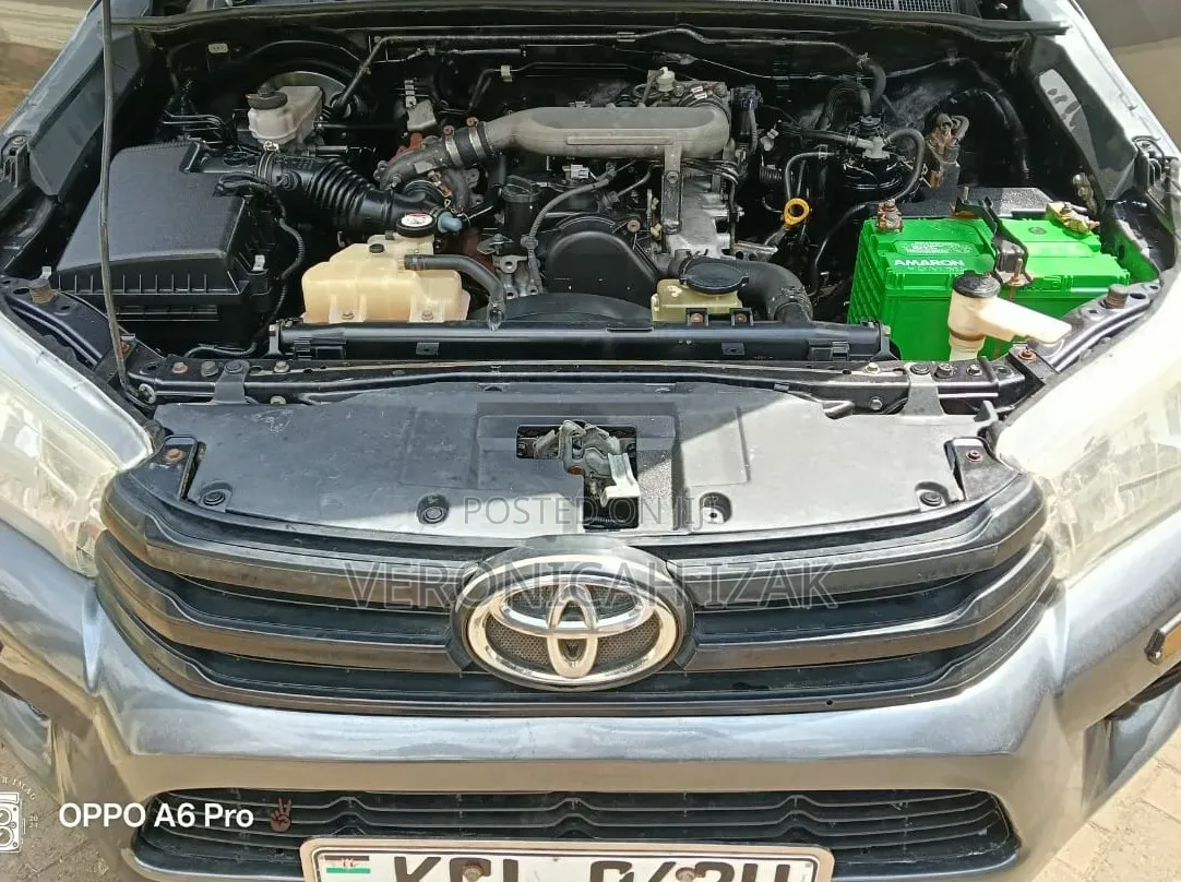 Toyota Hilux 2017 Gray